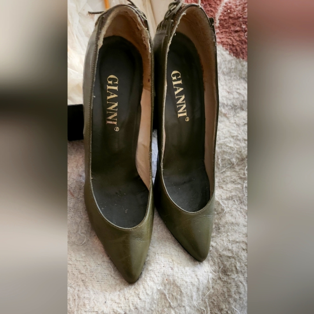 Ganni Green Heels with Minimalist Elegance 4 Inch Heel.